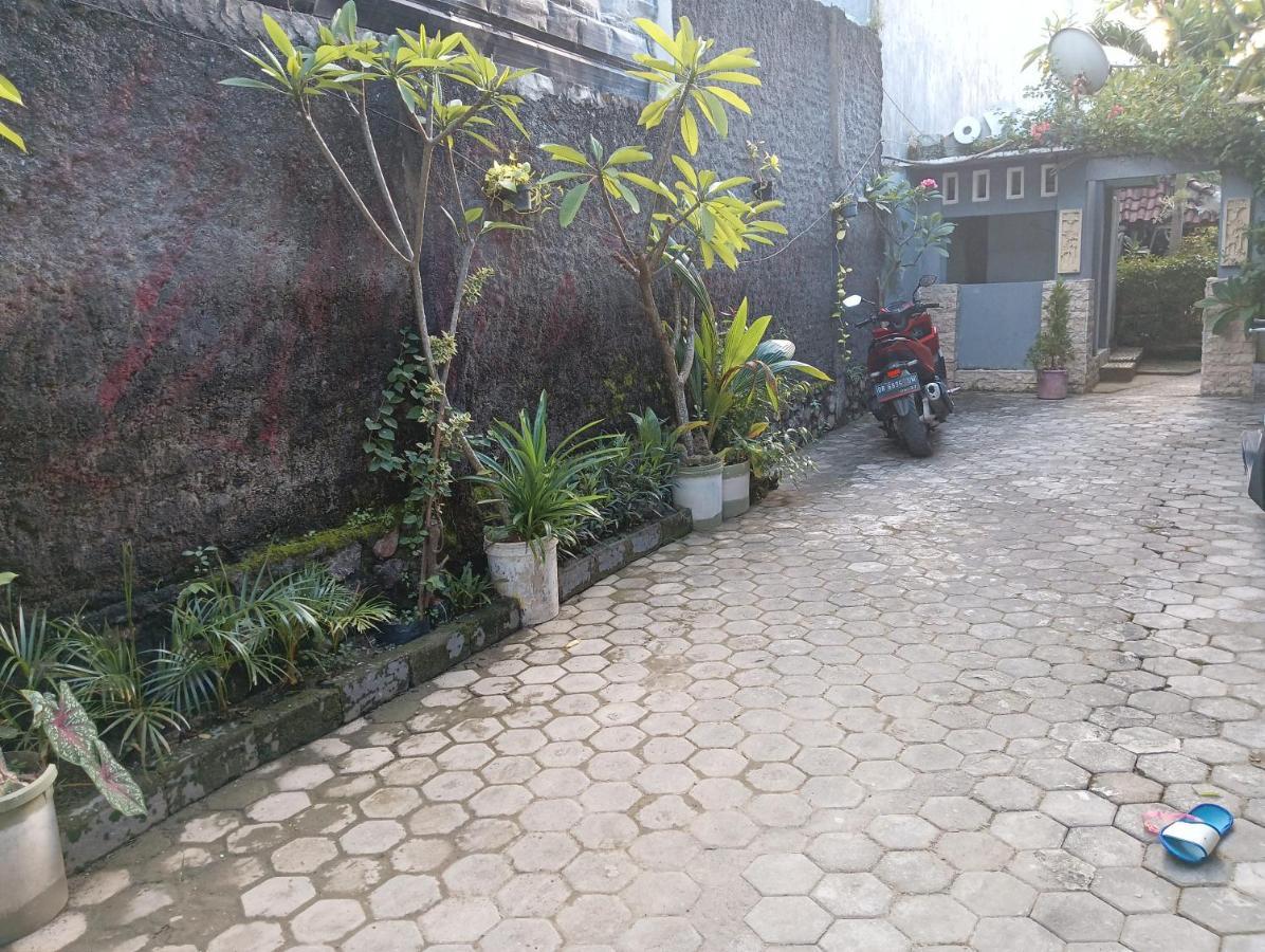 Ayu Homestay Kuta  Exterior photo